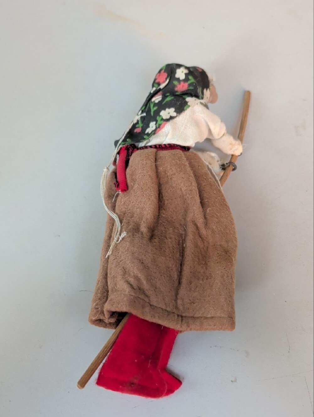 VTG Witch W/ Stick Folk-Style Beige Red Decorative Holiday Ornament Halloween - Picture 5 of 7